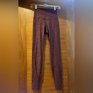 Align 28” burgundy camo